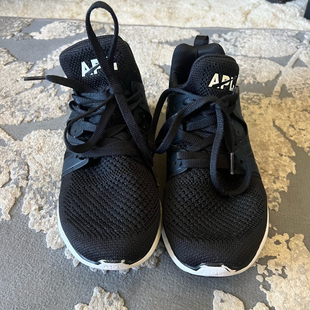 APL® Ascend Training Shoe